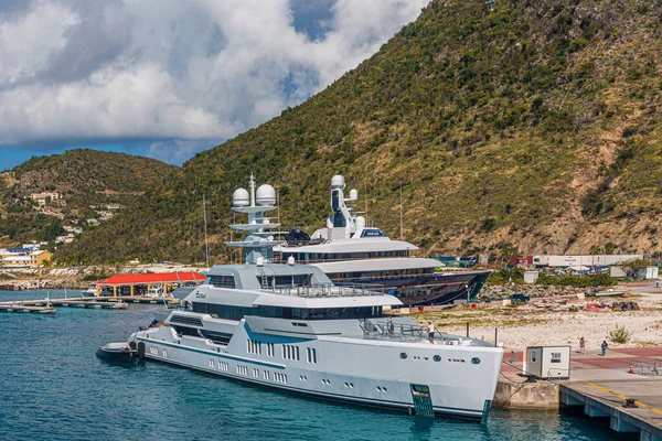 Deux yachts à St Maarten — Photo