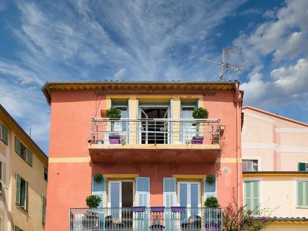 Stucco Home with Blue Shutters — Stock Photo, Image