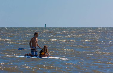 Kürek Tahtasındaki Çift