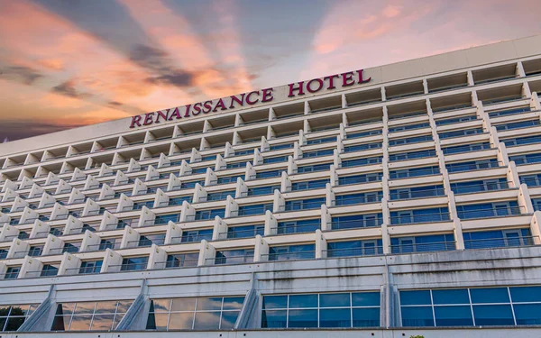 Hotel Renaissance o świcie — Zdjęcie stockowe