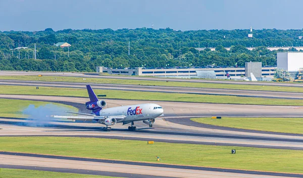 FedEx Repülőgép Leszállás — Stock Fotó