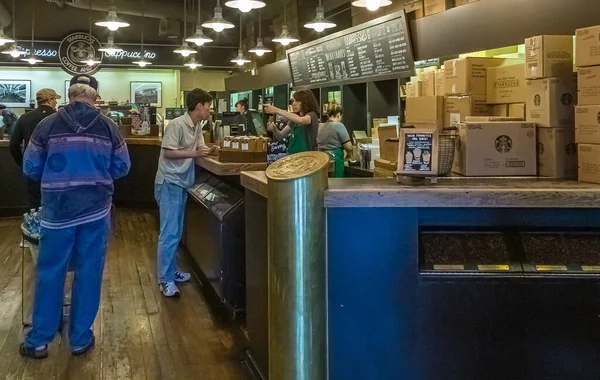 Innenraum von Original Starbucks — Stockfoto