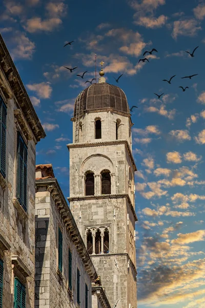 Bell Tower in Dubrovnik Under Dusk Sky — Stock Photo, Image