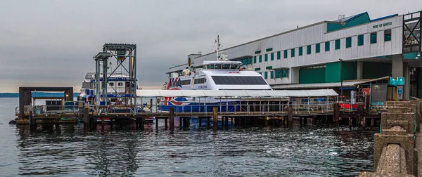 Der frühe Morgen bei Victoria Clipper — Stockfoto