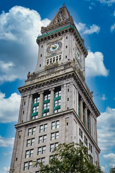 Boston Torre dell'orologio su Blue Sky — Foto Stock