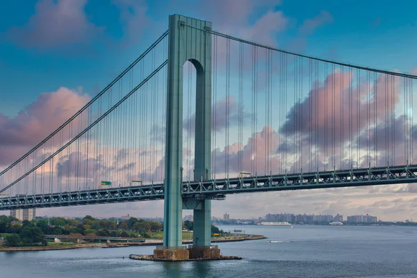 Ondersteuning van de brug van Verrazano — Stockfoto