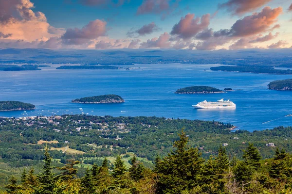 Cruise Ship in Blue Bay off Maine Coast — Stock Photo, Image