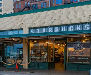 Kalabalıktan Önce Orijinal Starbucks