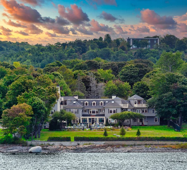 Old Inn aan Maine Coast — Stockfoto