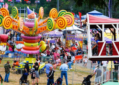 Karnavala Palyaço Sürüşü