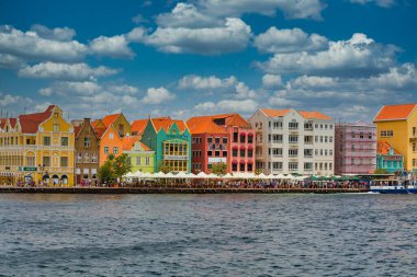 Curacao 'da Feribot Bekliyor