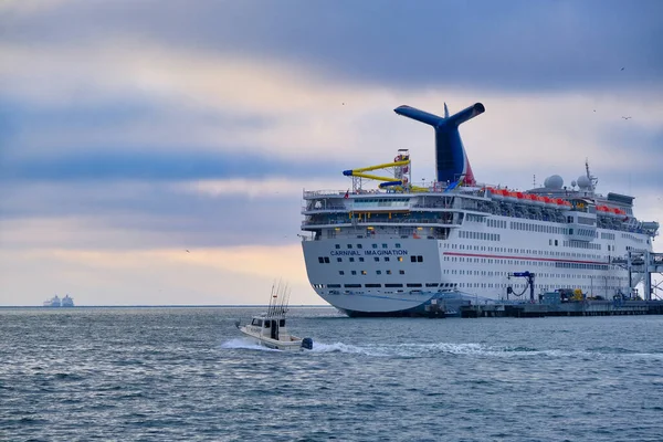 Vissersboot Verbeelding voorbij Carnaval — Stockfoto