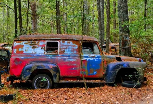 Roter und blauer Kastenwagen — Stockfoto