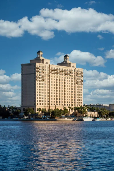 Hotel aan de rivier de Savannah — Stockfoto