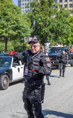 Şemsiye Şirketi Parade 'de