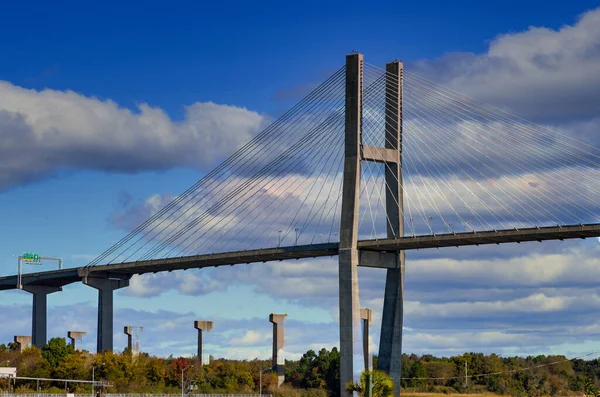 Suspesion Bridge Under Nice Sky — Stock Photo, Image