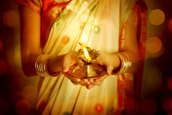 Celebrando Diwali, Diya light —  Fotos de Stock