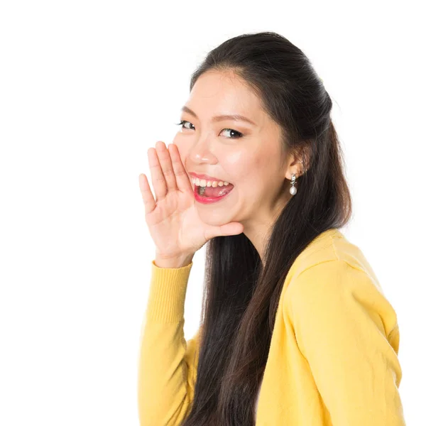 Młodych Asian kobieta krzyczeć — Zdjęcie stockowe