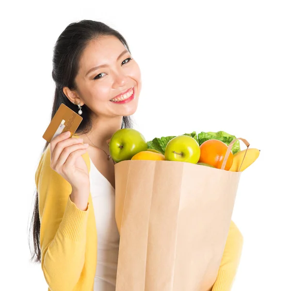 Lebensmitteleinkauf und Kreditkarte — Stockfoto