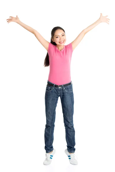 Feliz joven asiático brazos femeninos levantados — Foto de Stock