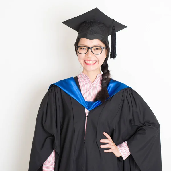 Egyetemi hallgató a diplomaszerzés nap — Stock Fotó