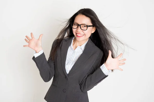 Retrato de feliz mulher de negócios asiática — Fotografia de Stock