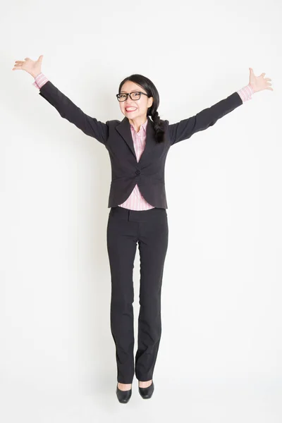 Asiatische Geschäftsfrau springt — Stockfoto