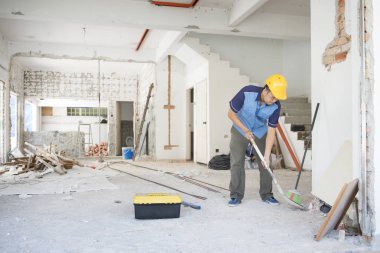 Sitede inşaat işçisi