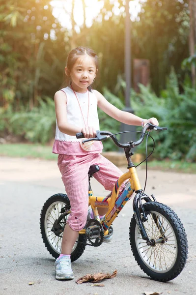 Child cycling outdoor. — Stock Photo, Image