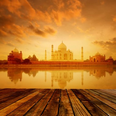 Taj Mahal Agra Hindistan gündoğumu ile