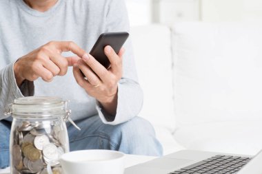 Online iş yapan erkek