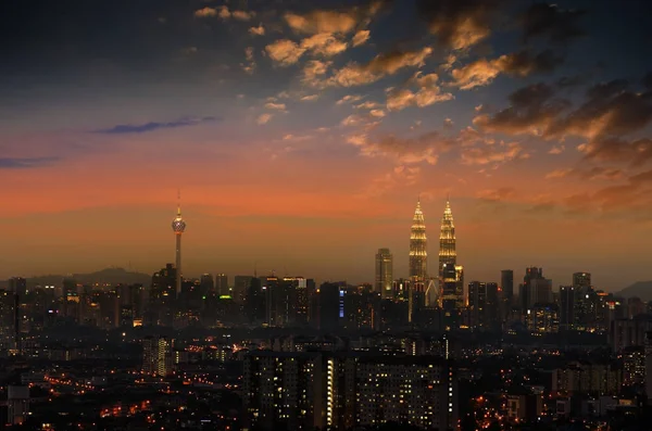 Kuala Lumpur skyline scena notturna — Foto Stock