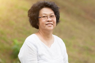 Asyalı Olgun kadın