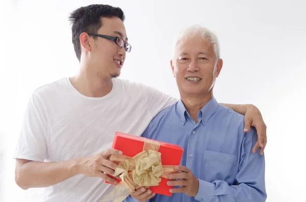 Happy fathers day and gift box — Stock Photo, Image