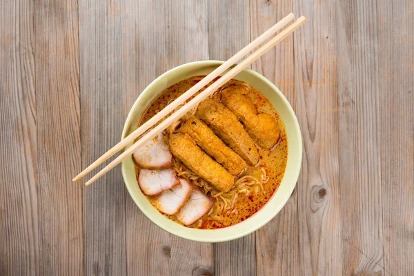 Ovanifrån Curry nudlar asiatisk mat — Stockfoto