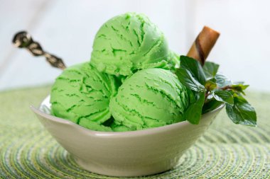 Yeşil dondurma yakın çekim