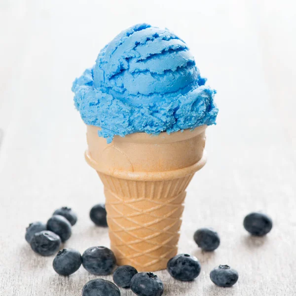 Niebieski lodów stożek — Zdjęcie stockowe