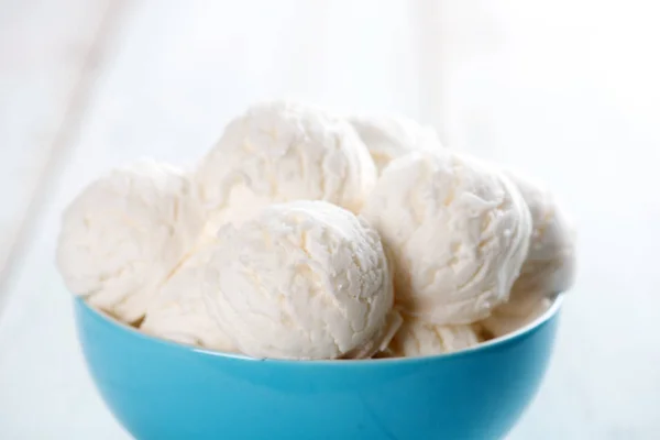 Vanilla ice cream bowl — Stock Photo, Image