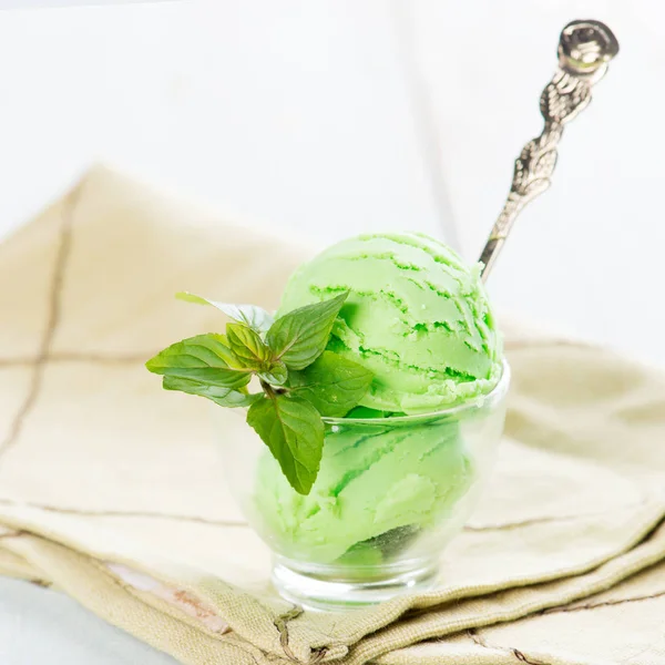 Closeup zelené zmrzlina — Stock fotografie