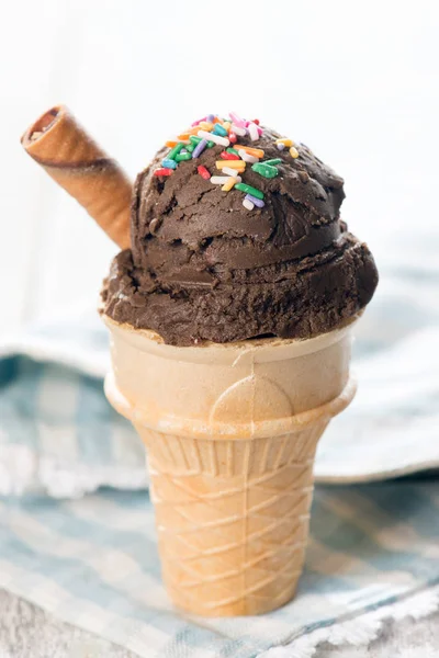 Csokoládé fagylalt kúp — Stock Fotó