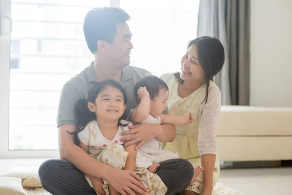 Happy Asian family portrait — Stock Photo, Image