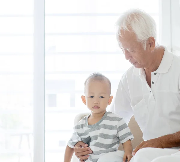 Farfar och sonson — Stockfoto