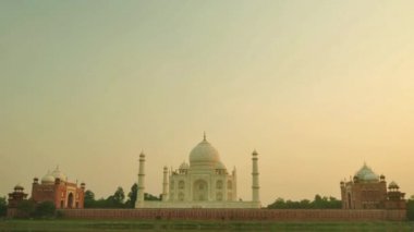 Taj mahal agra Hindistan timelapse günbatımı.