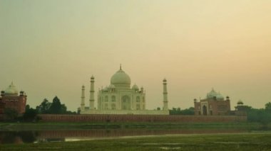 Taj mahal agra Hindistan timelapse günbatımı.