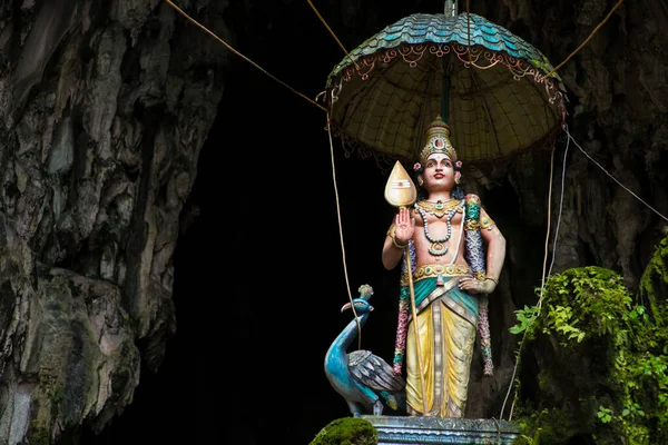 Värikäs Patsas Hindu Jumalan Batu Luolissa Intian Temppeli Kuala Lumpur — kuvapankkivalokuva