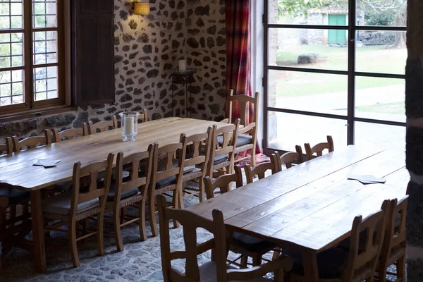 Interno del ristorante nel seminterrato del castello — Foto Stock