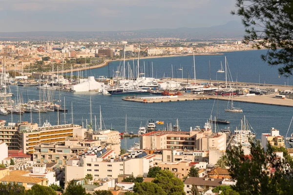 Vista del porto con yacht — Foto Stock