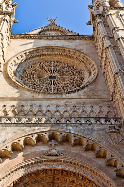 Iglesia gótica católica, Mallorca, España — Foto de Stock