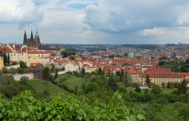 Prag tepeden kale görünümü
