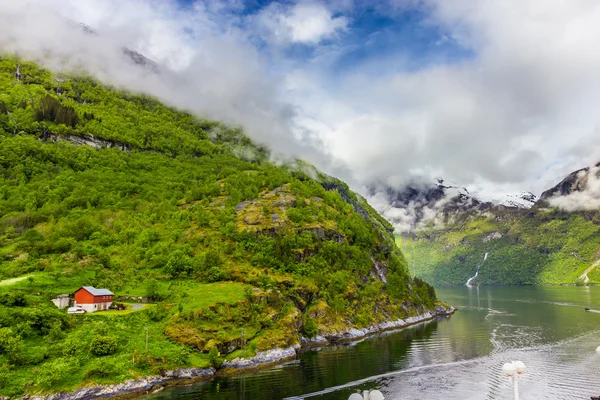 Hermosa vista de Geirangerfjord, Noruega — Foto de Stock